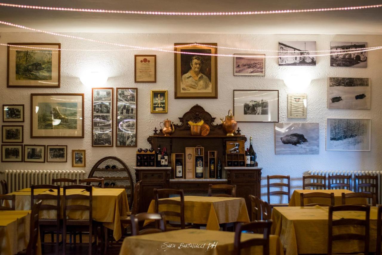 Albergo Ristorante Da Vestro 몬티시아노 외부 사진