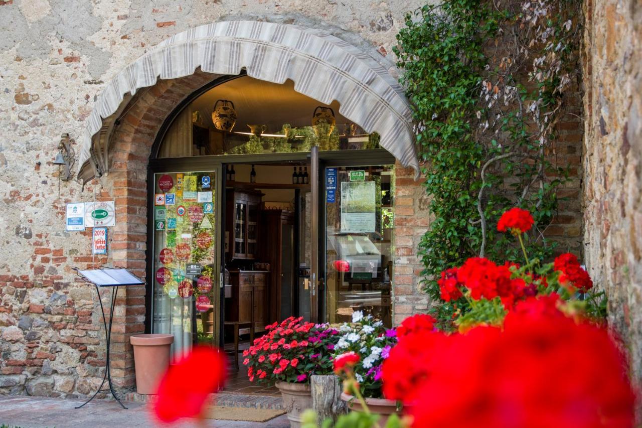 Albergo Ristorante Da Vestro 몬티시아노 외부 사진