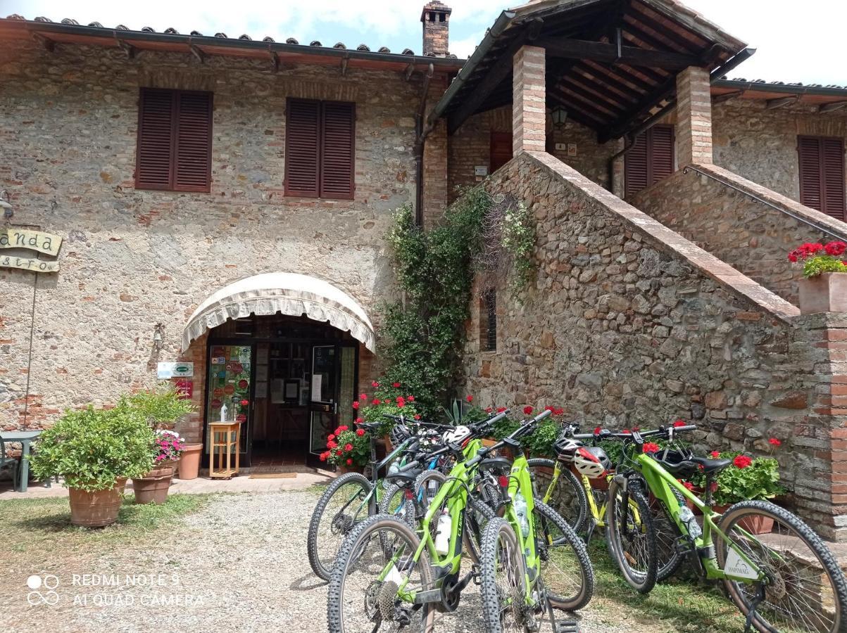 Albergo Ristorante Da Vestro 몬티시아노 외부 사진