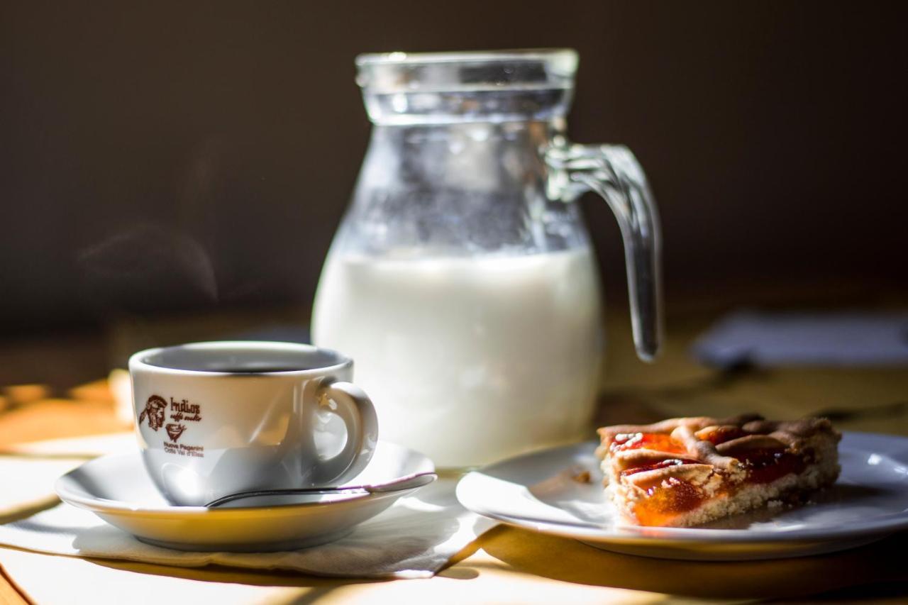 Albergo Ristorante Da Vestro 몬티시아노 외부 사진