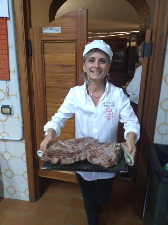 Albergo Ristorante Da Vestro 몬티시아노 외부 사진