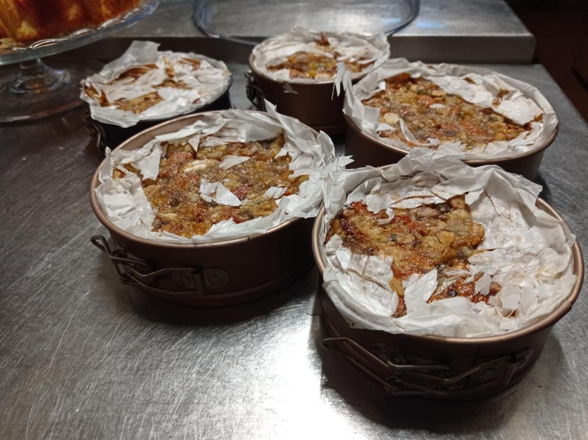 Albergo Ristorante Da Vestro 몬티시아노 외부 사진