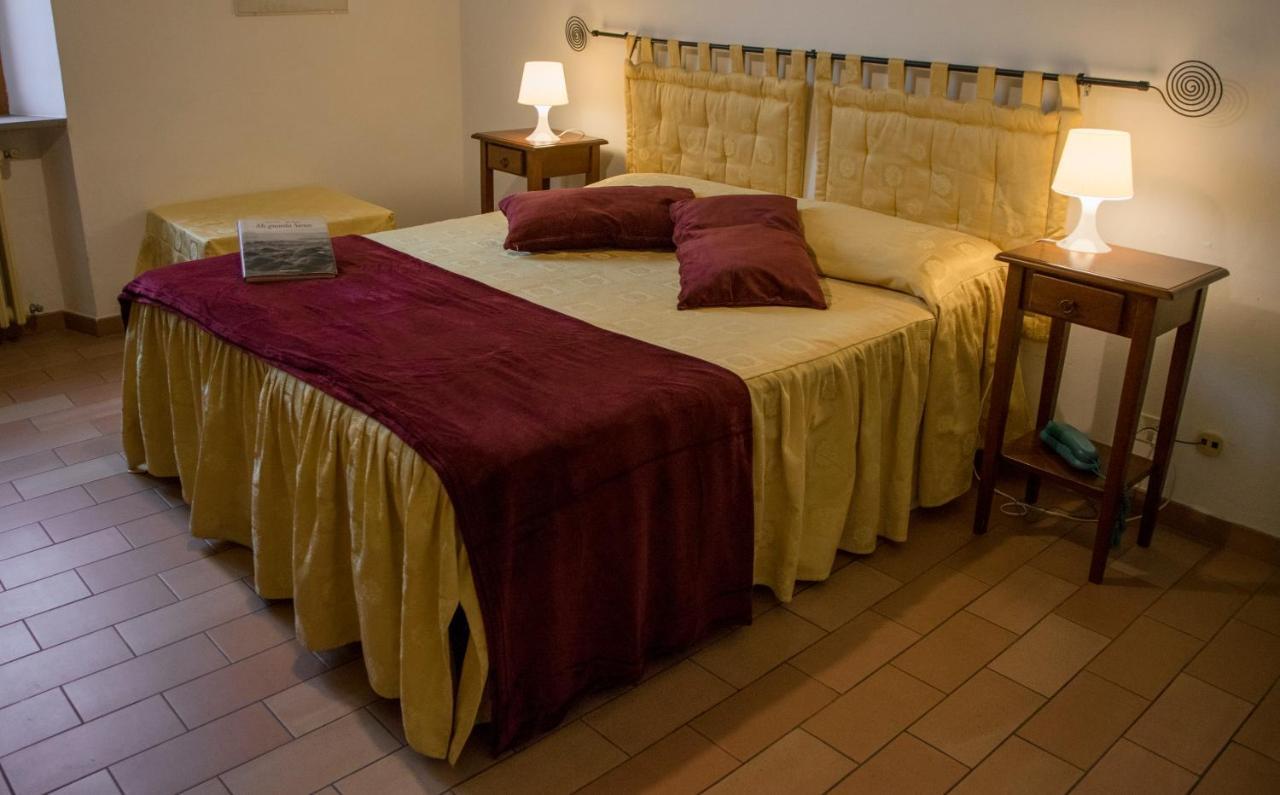 Albergo Ristorante Da Vestro 몬티시아노 외부 사진