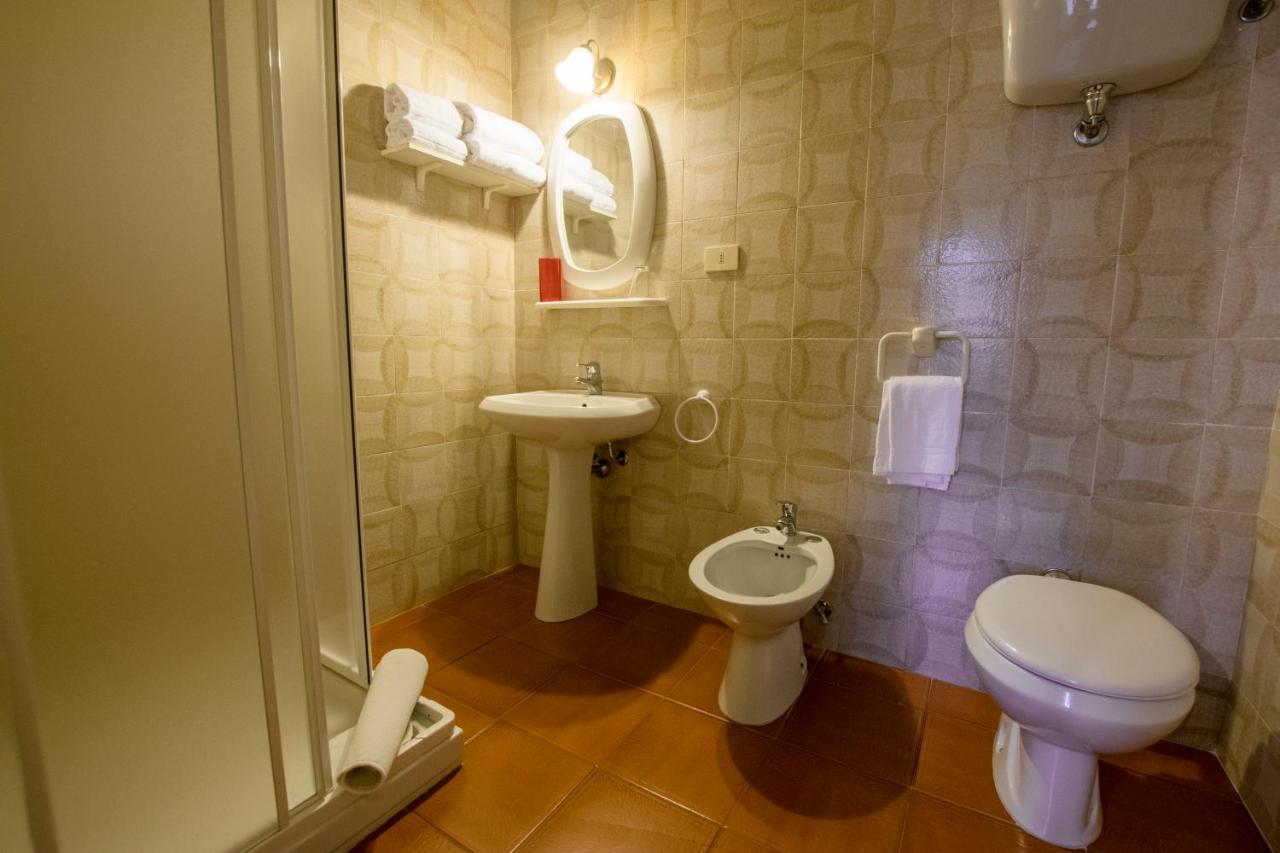 Albergo Ristorante Da Vestro 몬티시아노 외부 사진